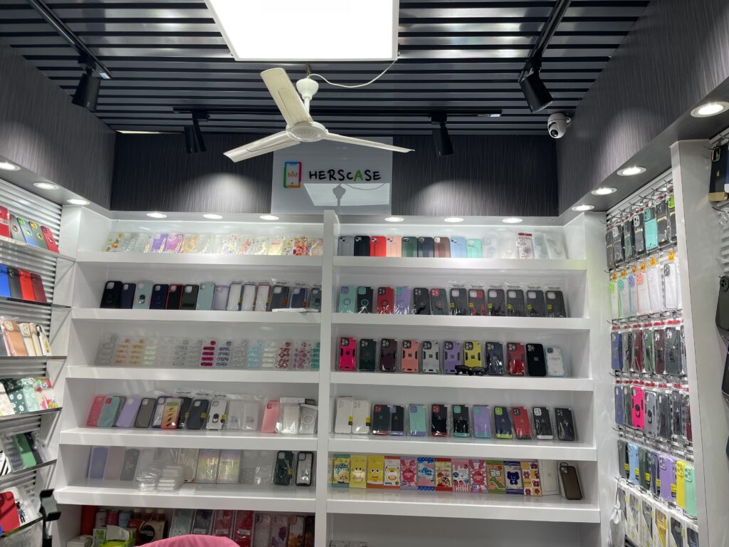 Herscase physical store in China